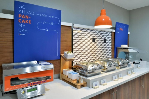 Holiday Inn Express Hotel & Suites Carthage image 19