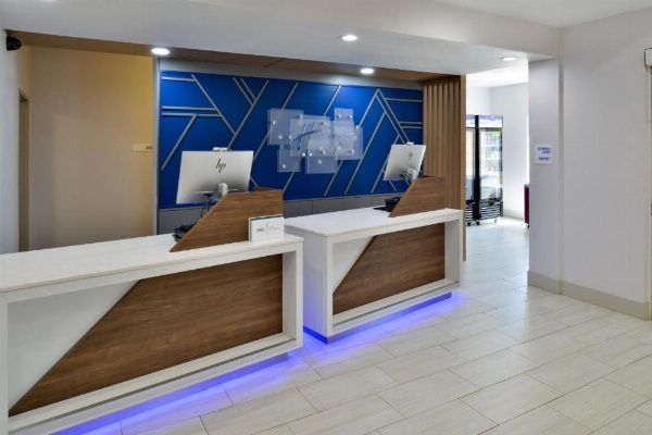 Holiday Inn Express Hotel & Suites Carthage image 23