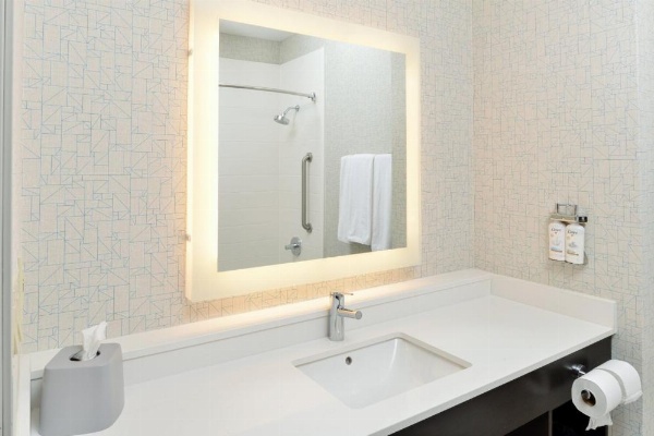 Holiday Inn Express Hotel & Suites Carthage image 25