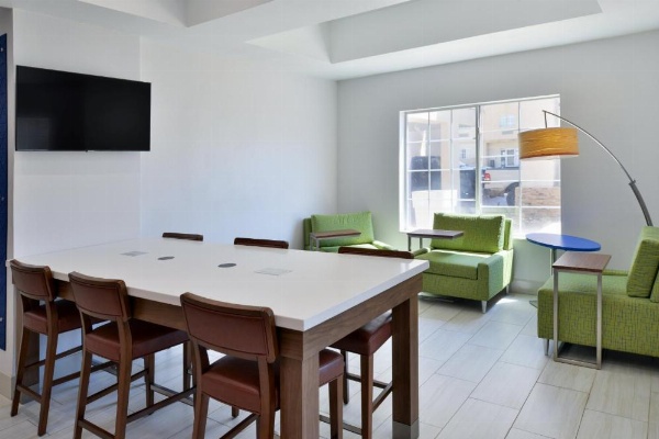 Holiday Inn Express Hotel & Suites Carthage image 26