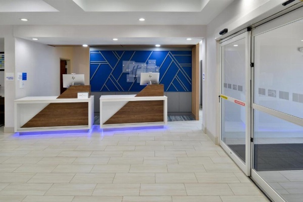 Holiday Inn Express Hotel & Suites Carthage image 28