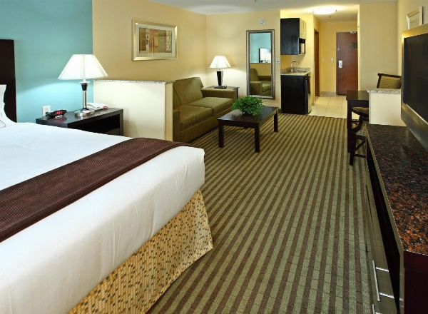 Holiday Inn Express Hotel & Suites Carthage image 7